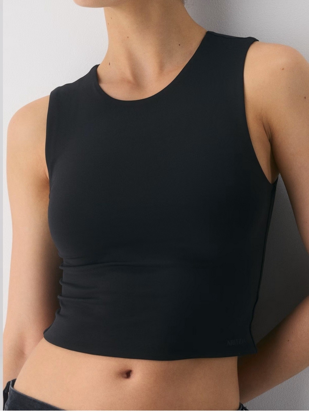 Aritzia Black Contour Cropped Tank